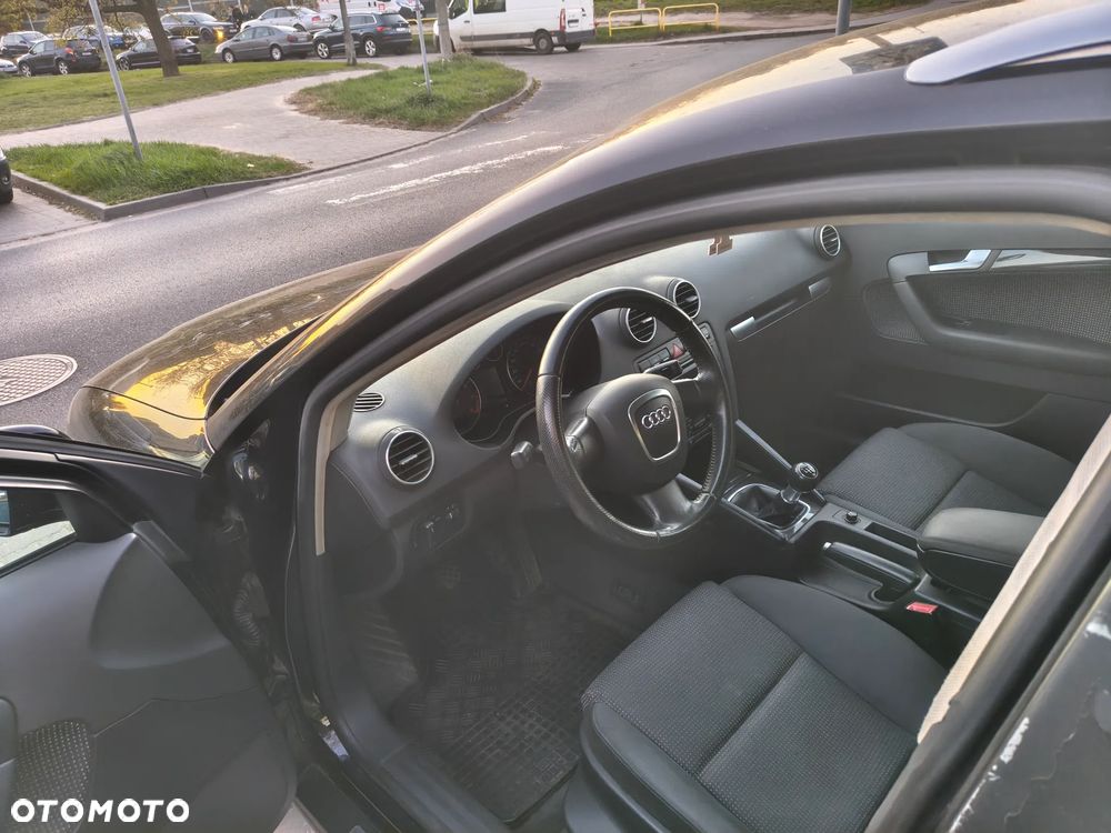 Audi A3 Sportback 1.6 Attraction - 12