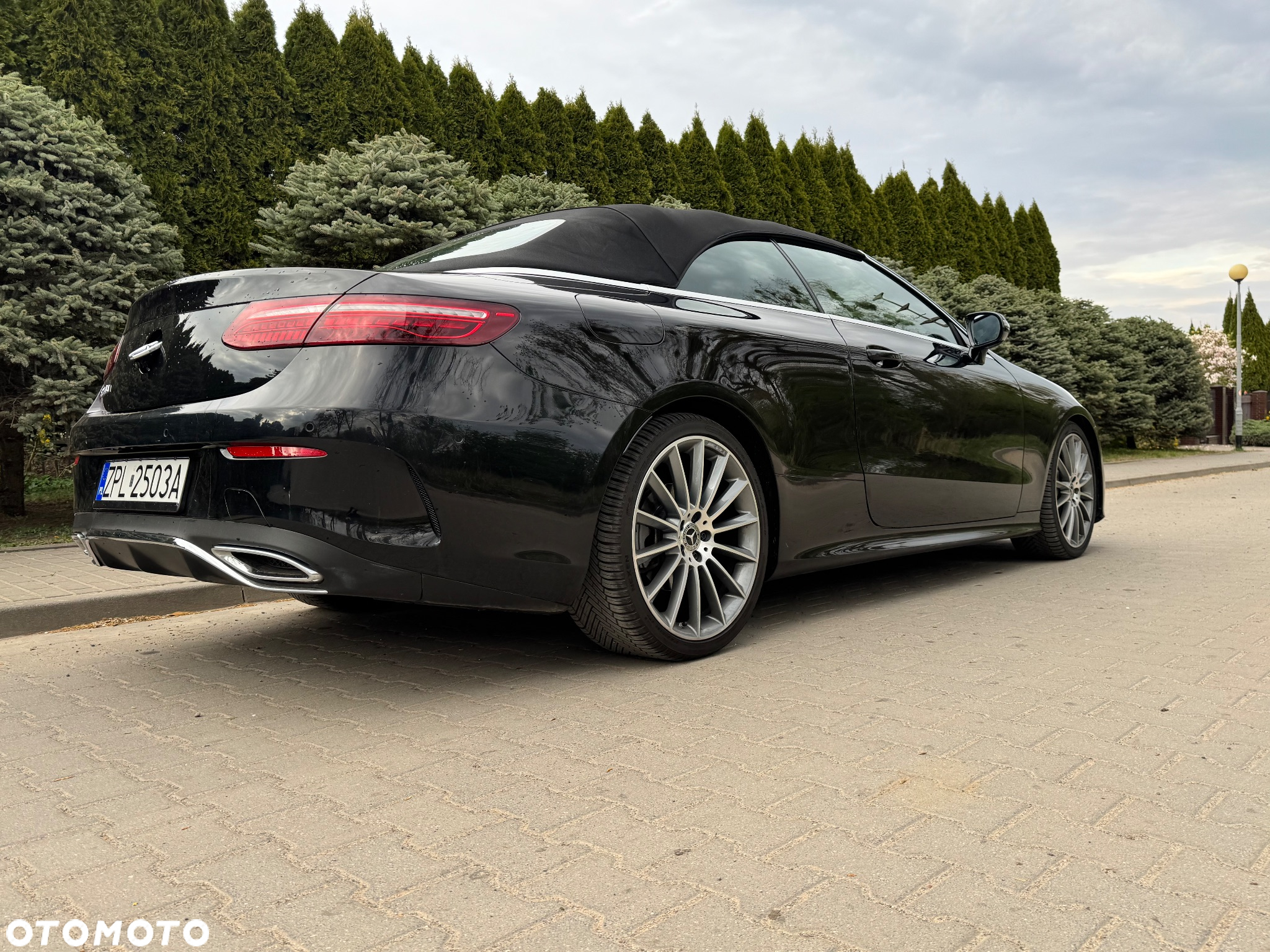 Mercedes-Benz Klasa E 220 d Cabrio 9G-TRONIC AMG Line - 2