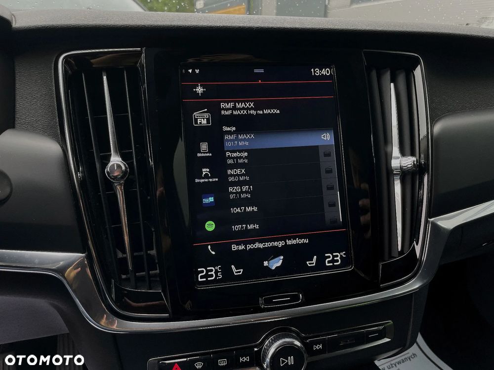 Volvo V90 D4 SCR Momentum - 27