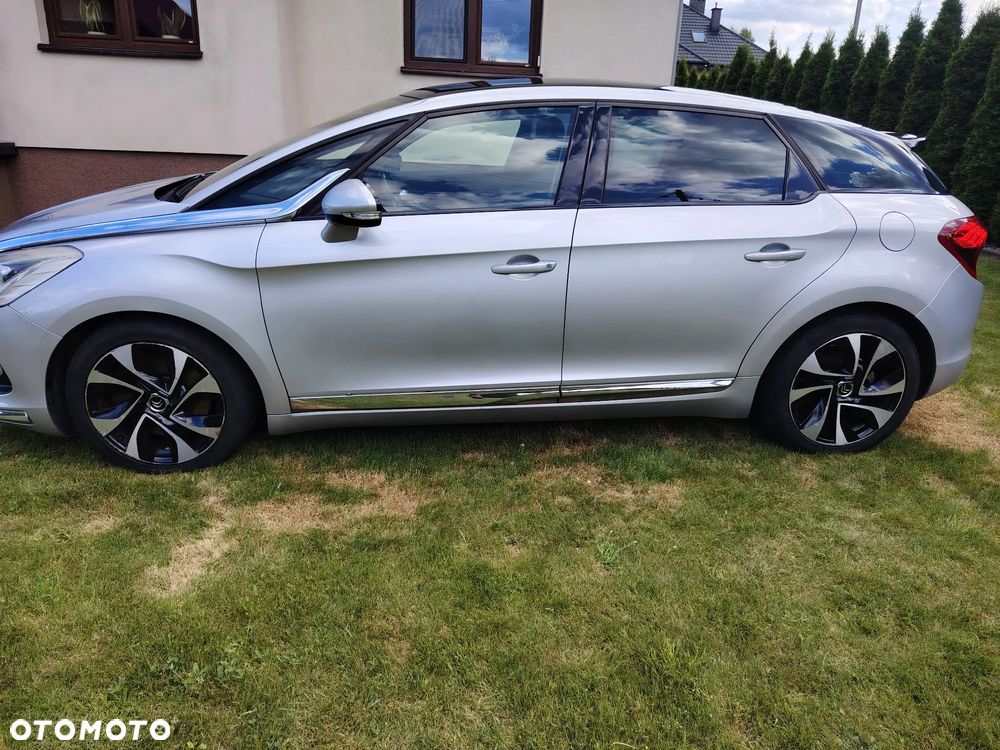 Citroën DS5 HDi 165 SoChic - 3
