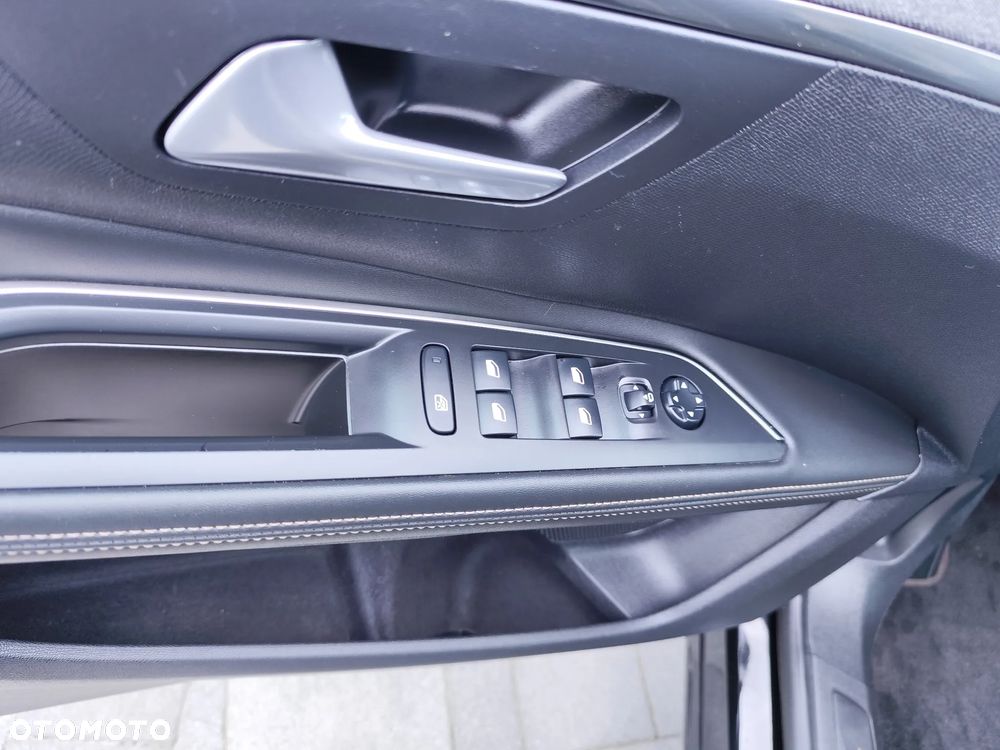 Peugeot 5008 BlueHDi 130 EAT8 GT - 39