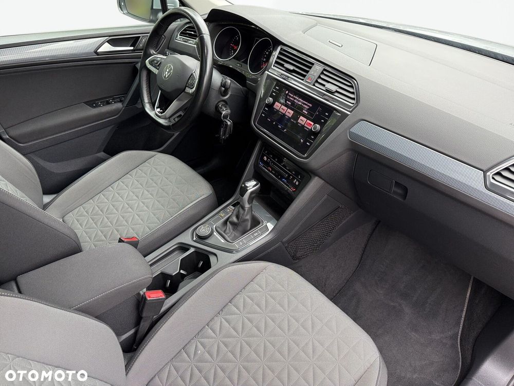 Volkswagen Tiguan - 12