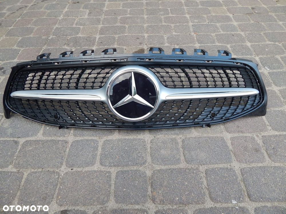 GRIL ATRAPA MERCEDES CLA A118 CZARNY PDC NOWY - 1