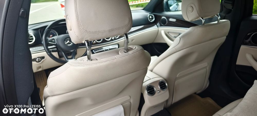 Mercedes-Benz Klasa E 220 d 4-Matic 9G-TRONIC - 15