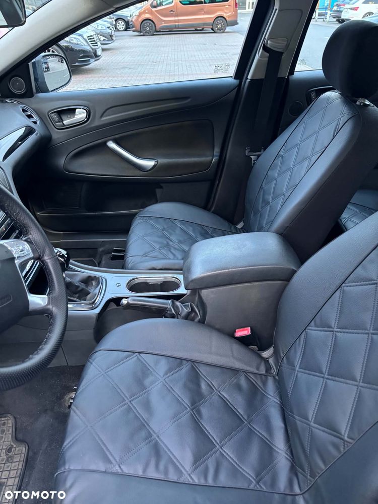 Ford Mondeo - 12