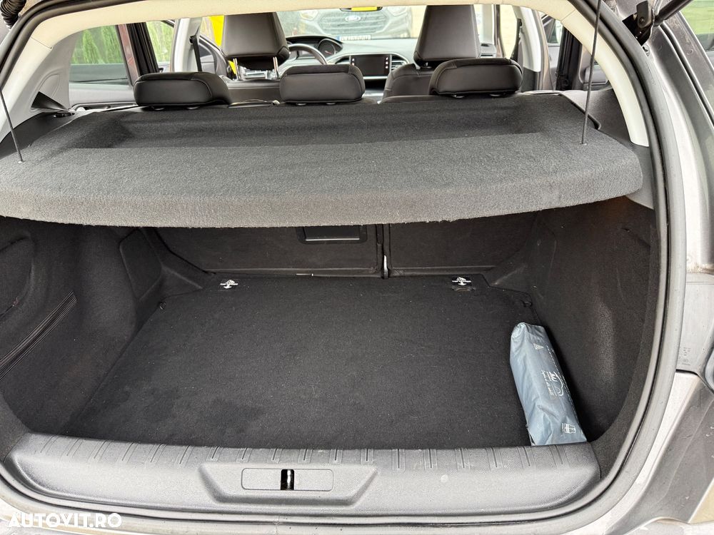 Peugeot 308 PureTech 130 GPF Stop & Start Tech Edition - 9