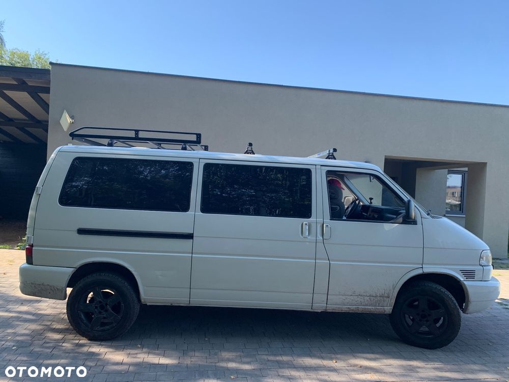 Volkswagen Caravelle Basis / CL - 9