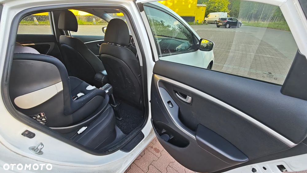 Hyundai i30 1.6 CRDi BlueDrive Comfort - 17