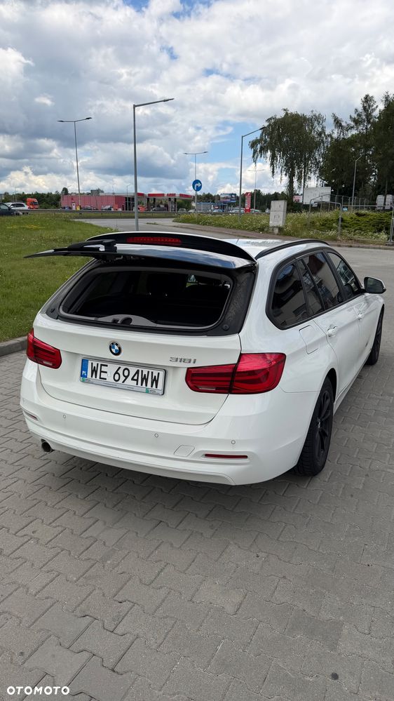 BMW Seria 3 318i - 18