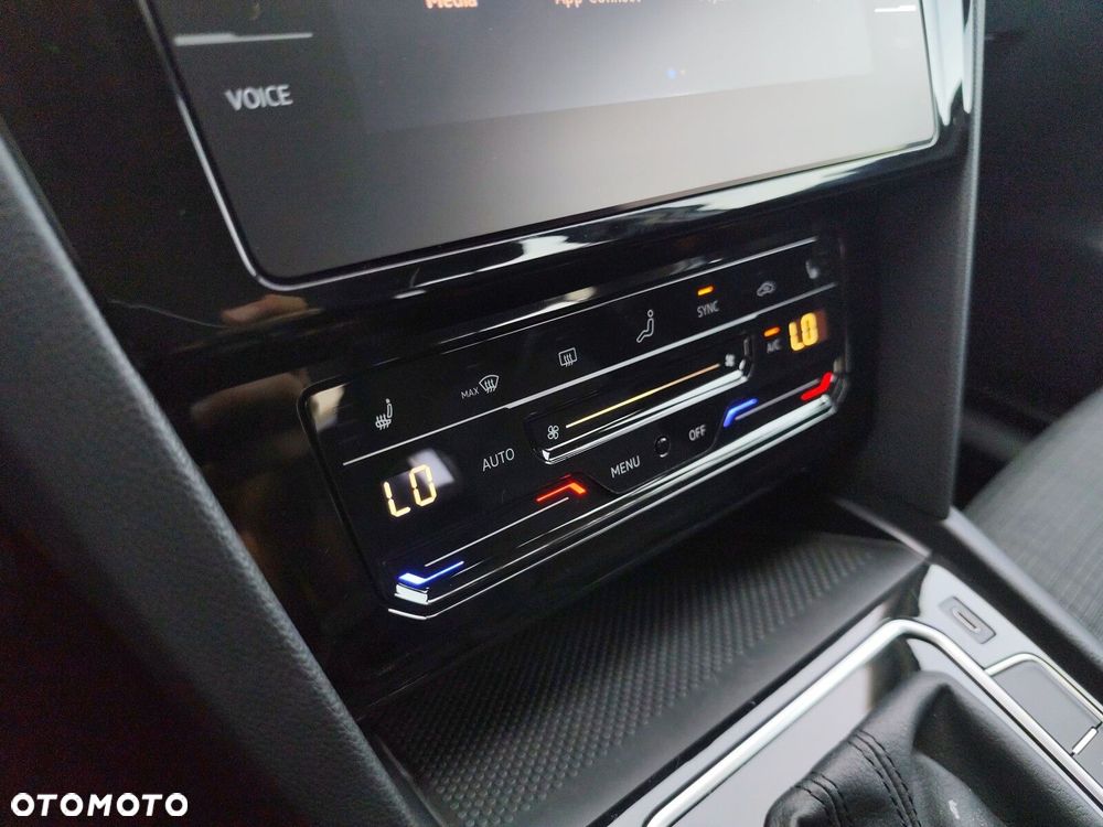 Volkswagen Passat 1.5 TSI EVO Business DSG - 24