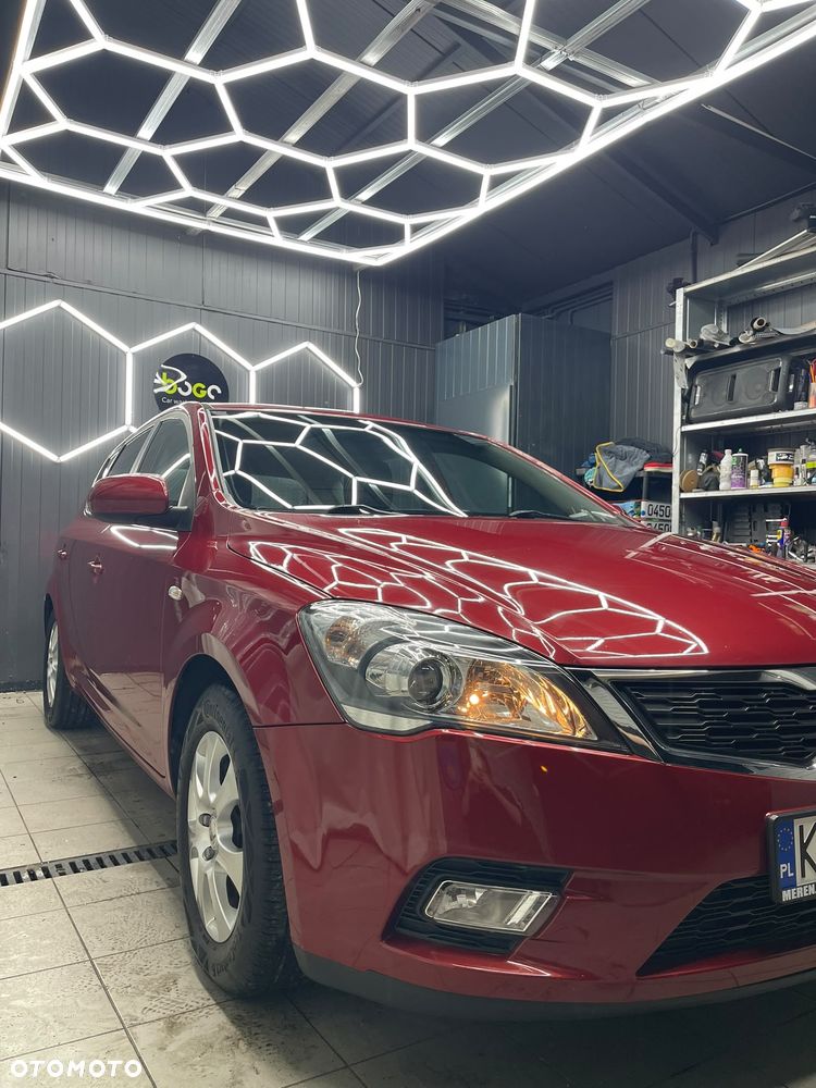 Kia Ceed - 10