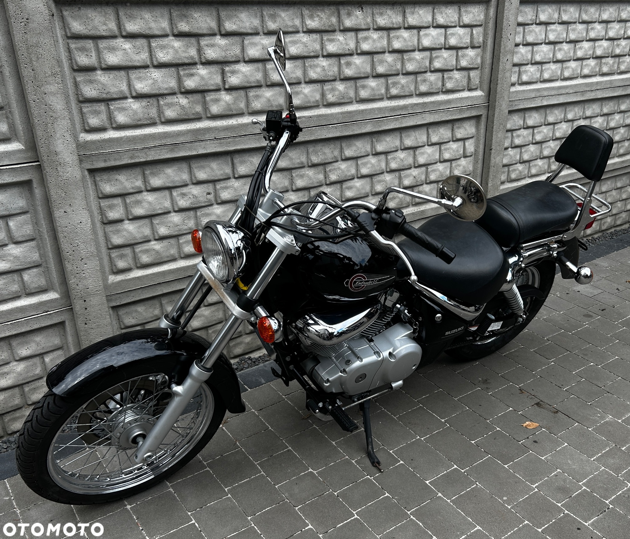 Suzuki Intruder - 19