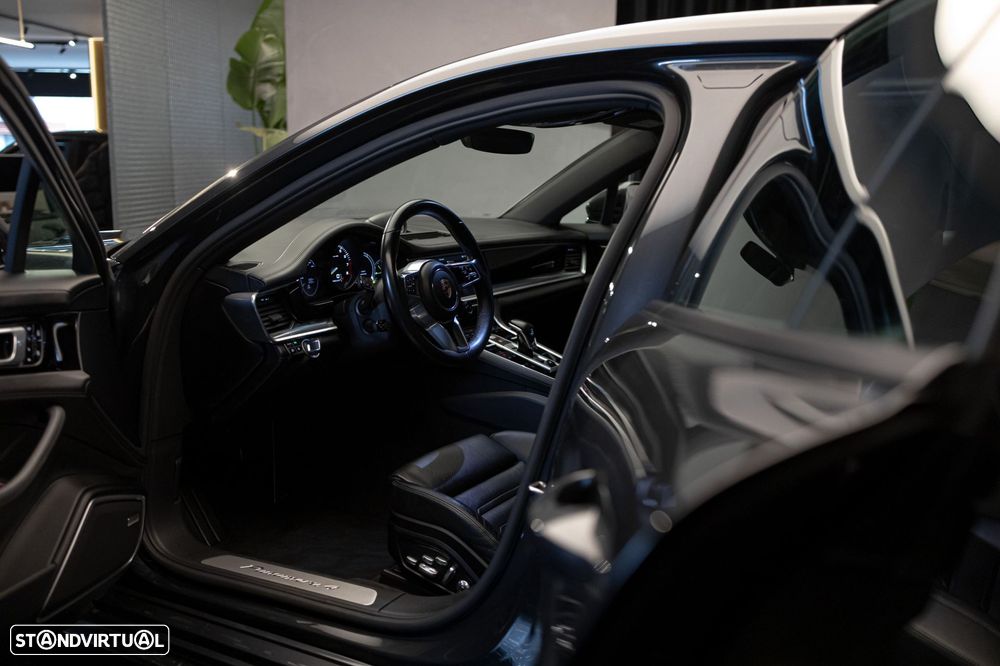 Porsche Panamera Sport Turismo 4 E-Hybrid Edition 10 Anos - 43