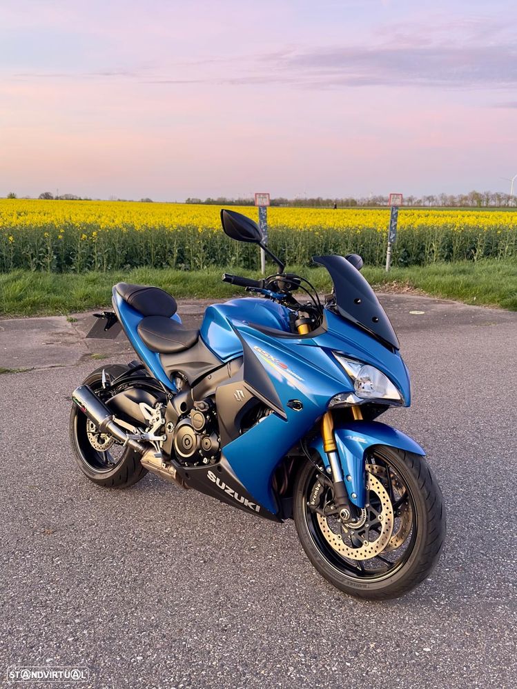 Suzuki GSX - 1