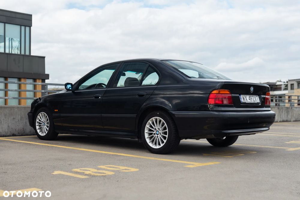 BMW Seria 5 523i - 10