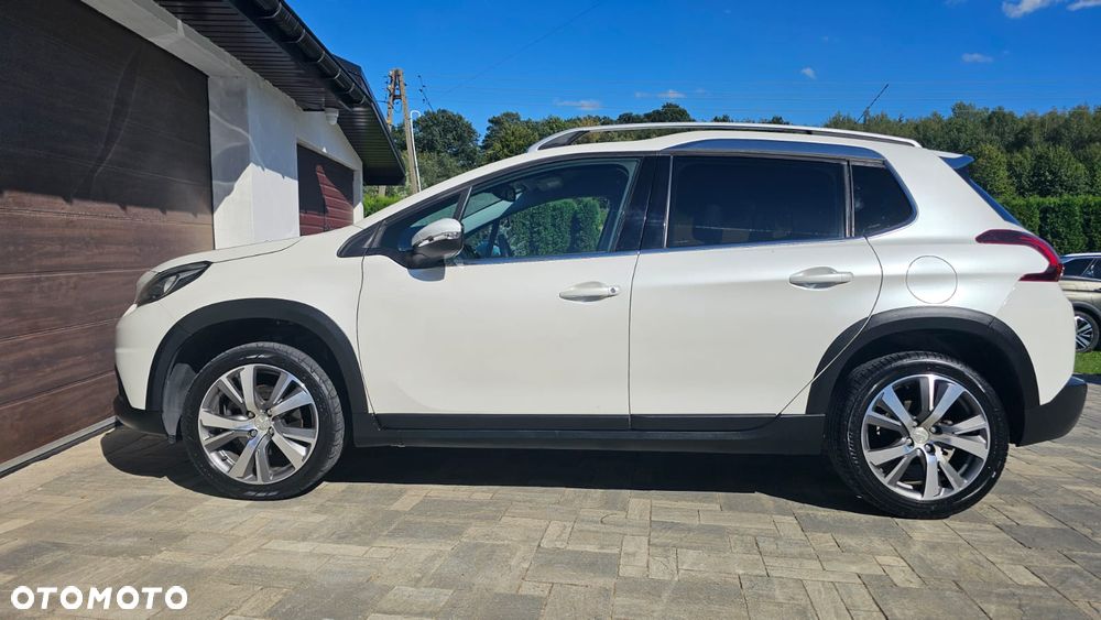 Peugeot 2008 1.2 Pure Tech GPF Allure S&S - 6