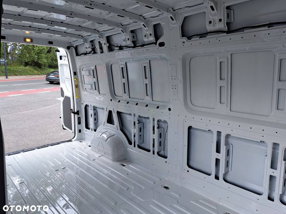 Volkswagen Crafter - 10