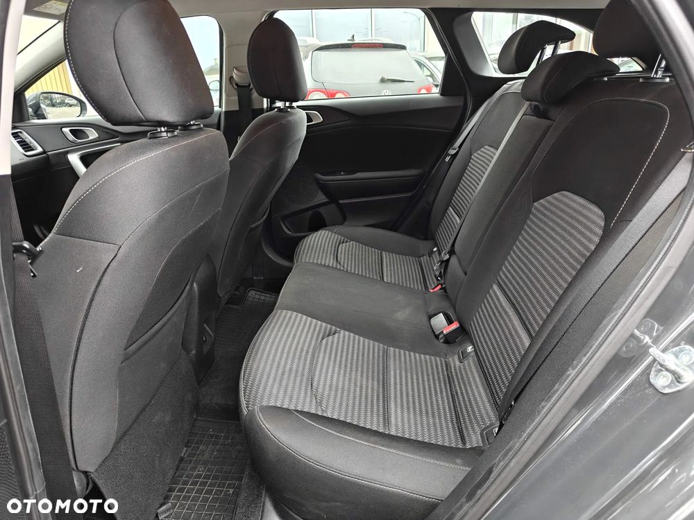 Kia Ceed 1.5 T-GDI M DCT - 13