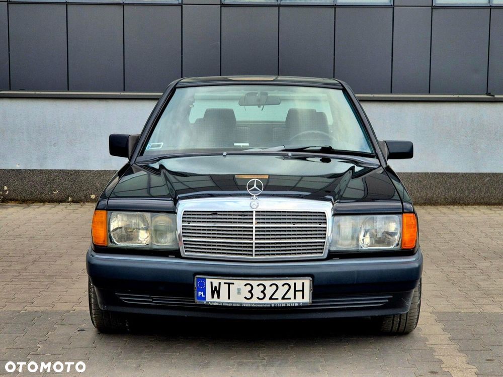 Mercedes-Benz W201 (190) - 4