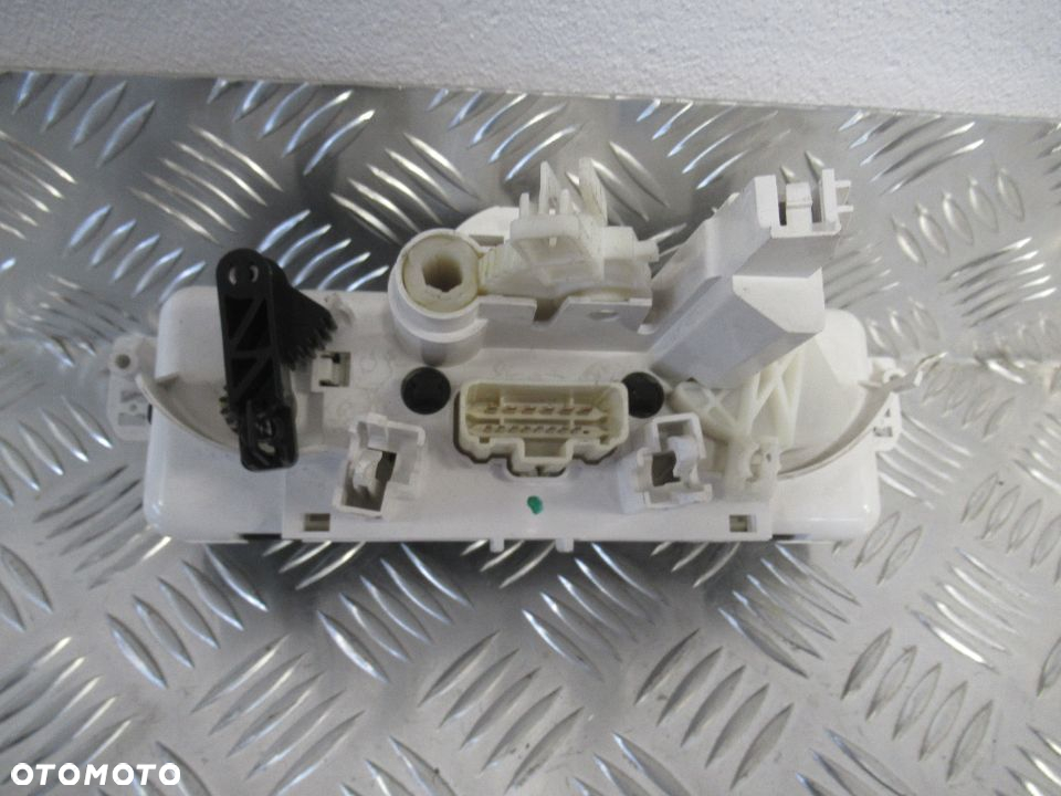 PANEL STEROWANIA NAWIEWEM KLIMATYZACJĄ RENAULT CLIO III 3 MODUS - 4