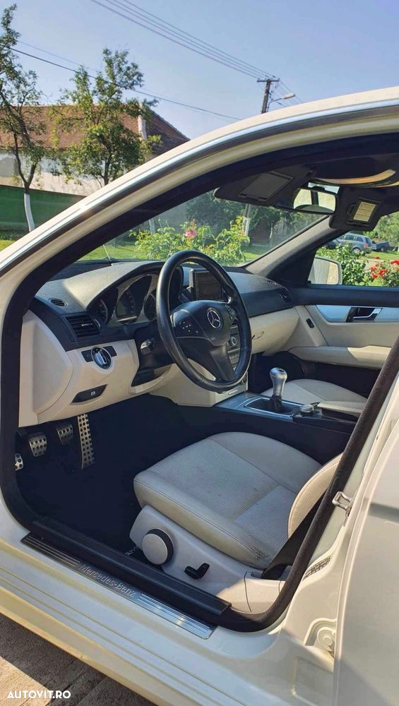 Mercedes-Benz C - 8