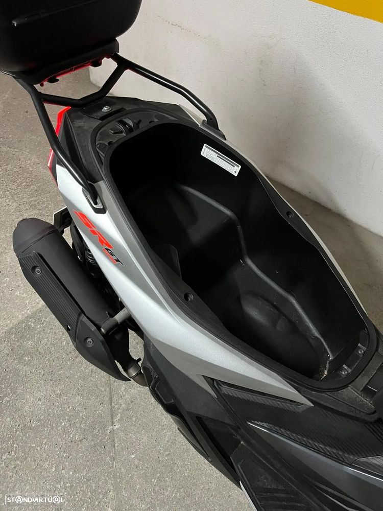 Aprilia SR SR GT - 6