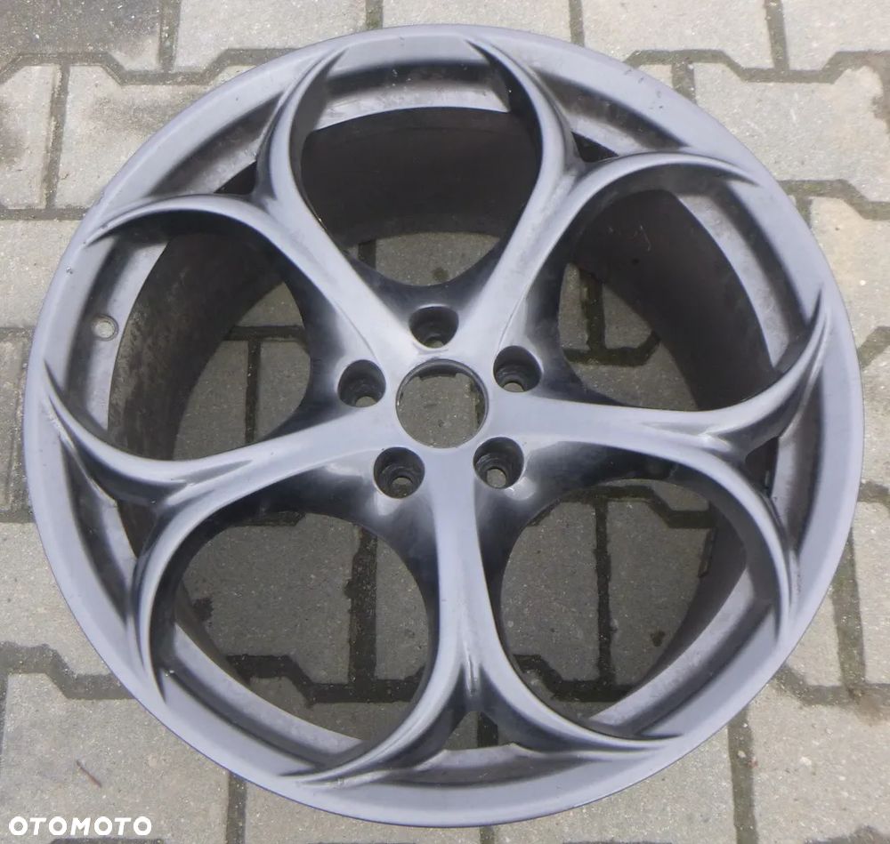 Alfa Romeo Stelvio Felga Aluminiowa 19" 156112959 - 1