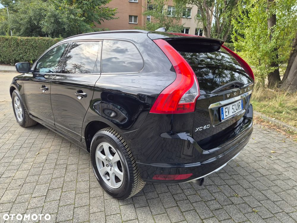 Volvo XC 60 D3 Momentum - 8
