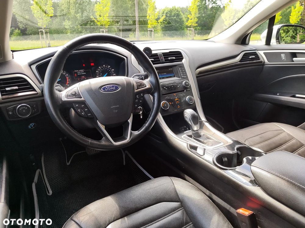 Ford Fusion - 10