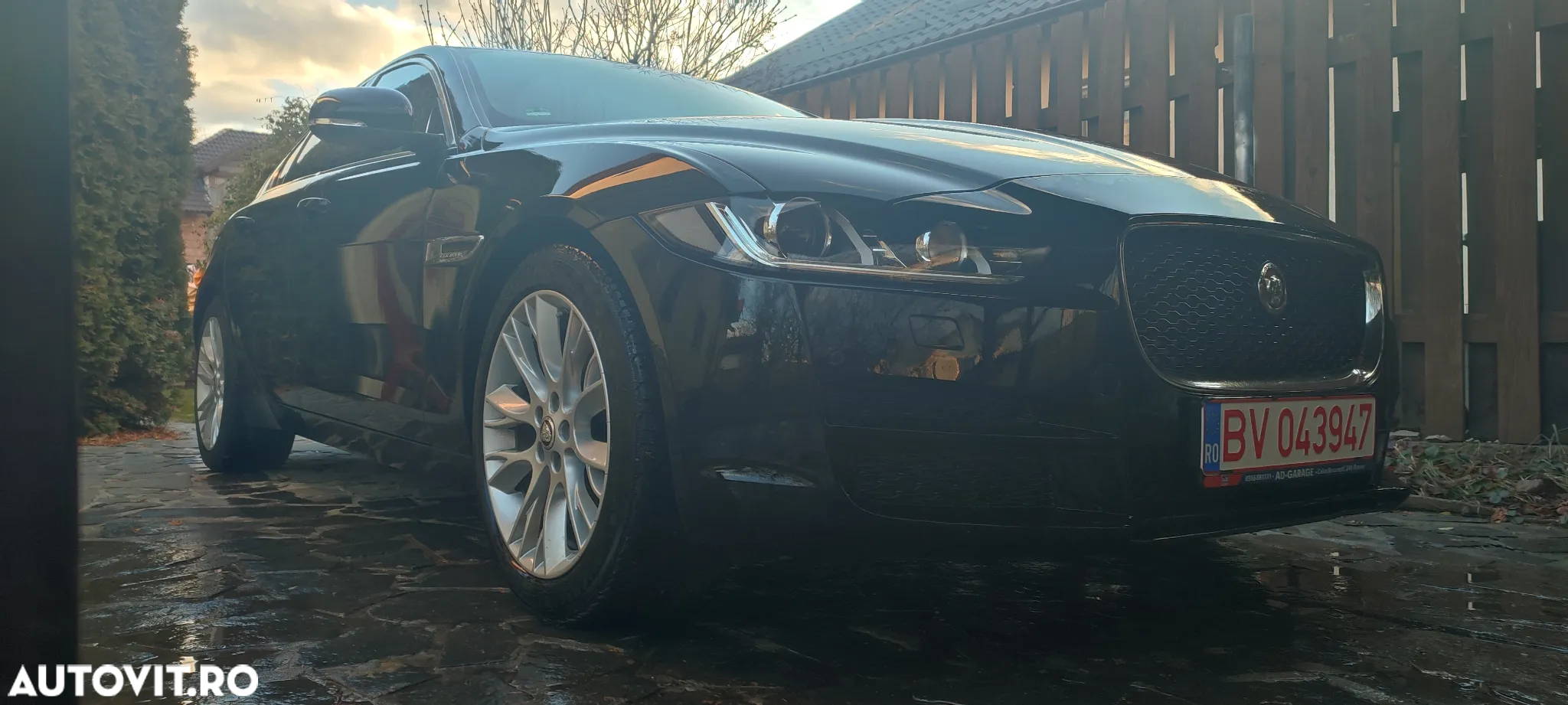 Jaguar XE 2.0 Prestige - 10