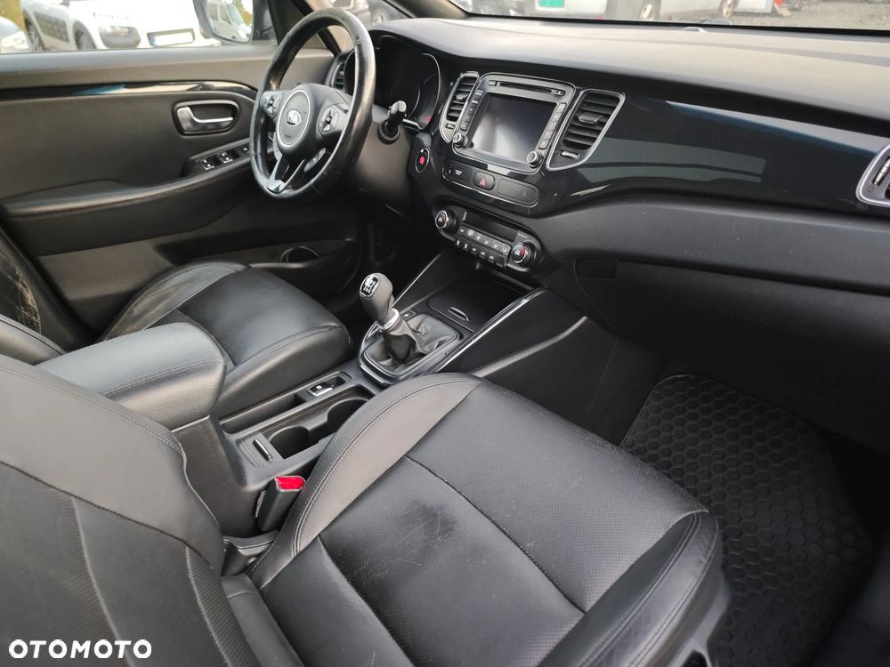 Kia Carens 1.7 CRDi M 7os EU6 - 17