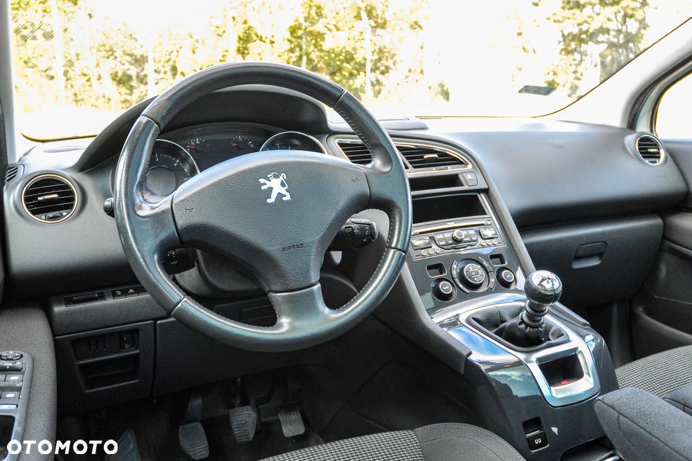 Peugeot 5008 - 10