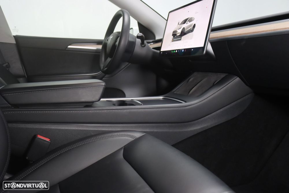 Tesla Model Y Performance Dual Motor AWD - 9