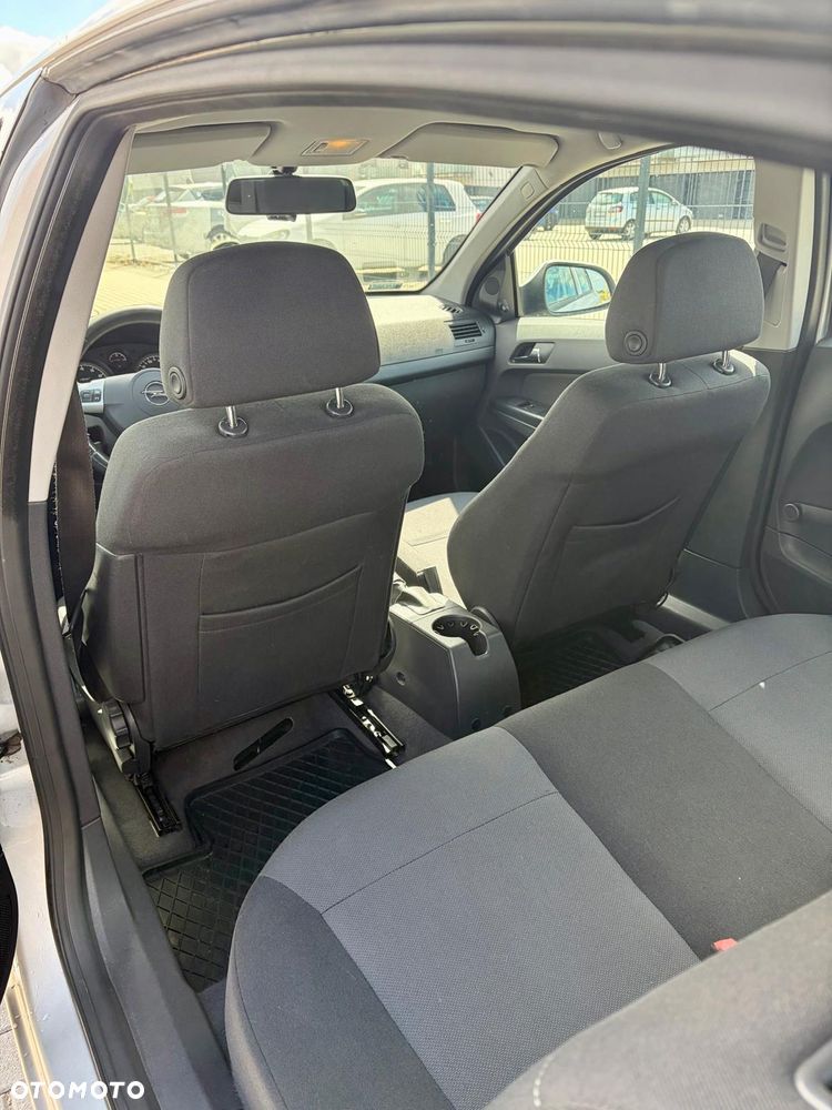 Opel Astra 1.6 Enjoy - 9