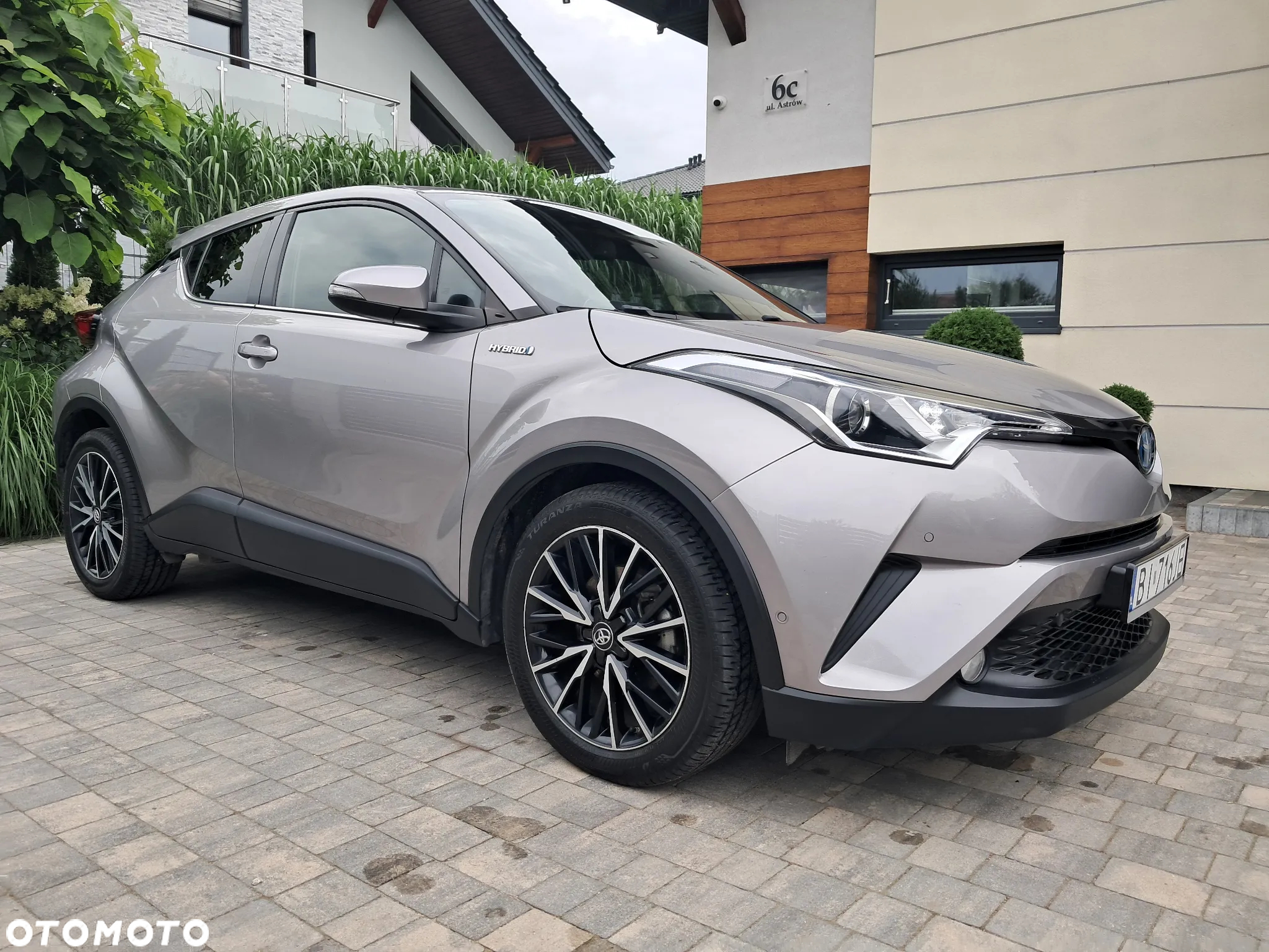 Toyota C-HR 1.8 Hybrid Premium - 12