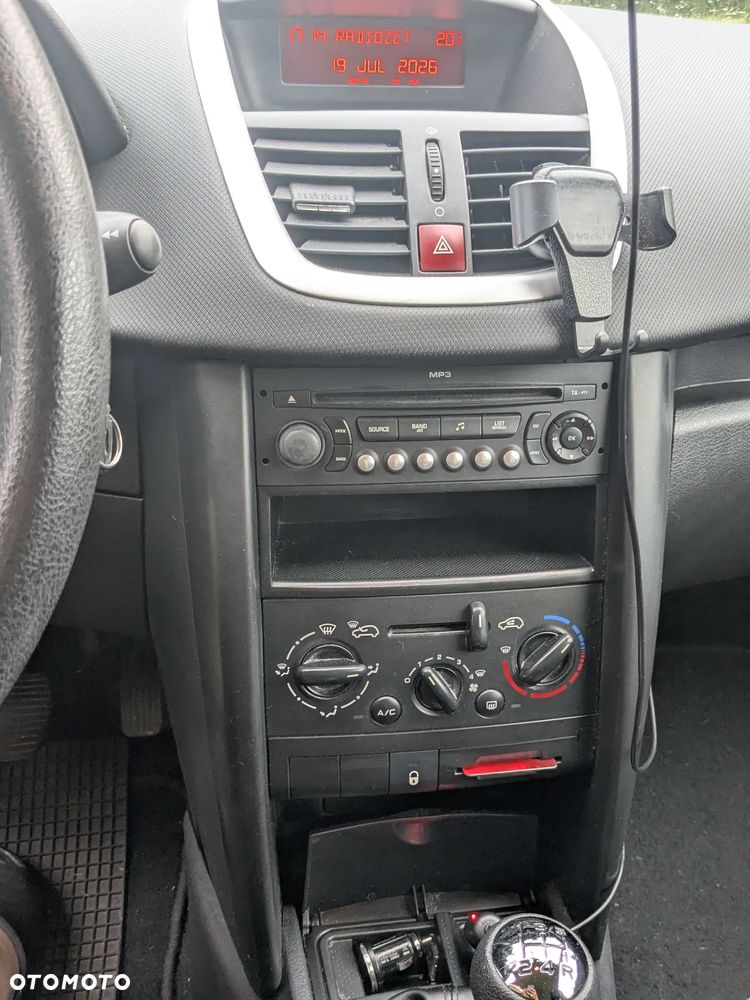 Peugeot 207 1.4 16V Trendy - 4