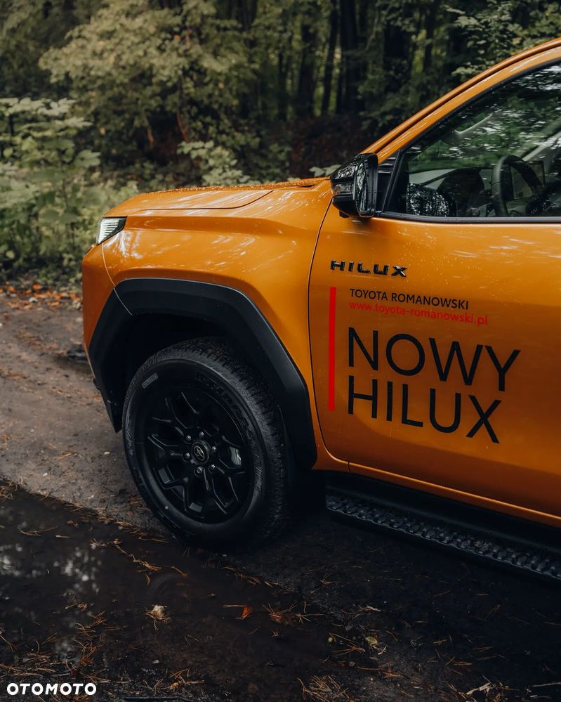 Toyota Hilux - 36