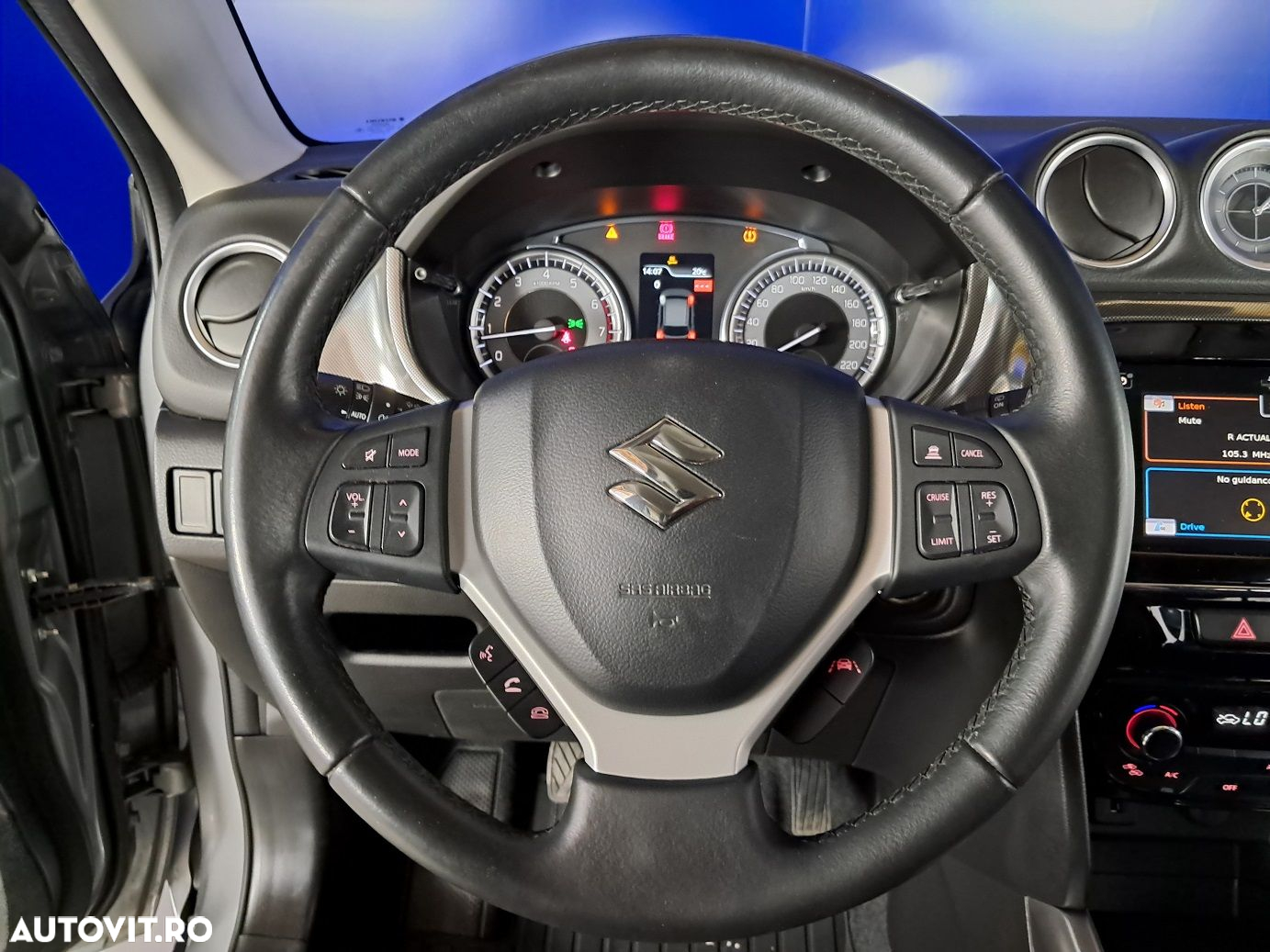 Suzuki Vitara - 11