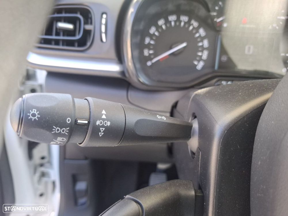 Citroën C3 1.2 PureTech Shine - 29