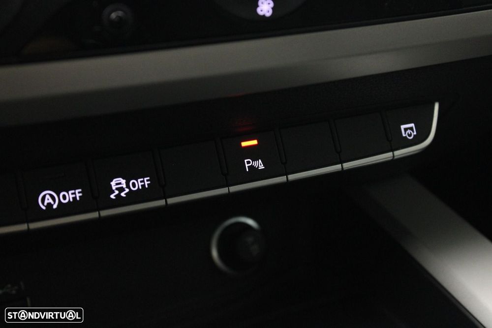 Audi A4 Avant 30 TDI S tronic — fotografia 21
