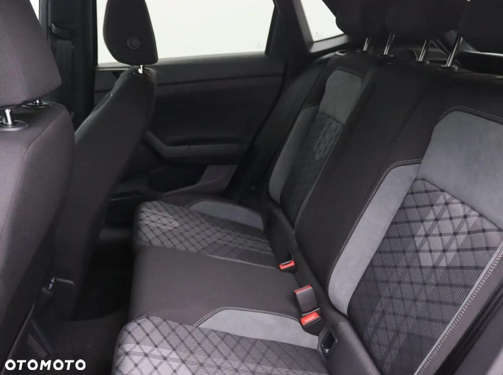 Volkswagen Polo 1.0 TSI R-Line Plus DSG - 13
