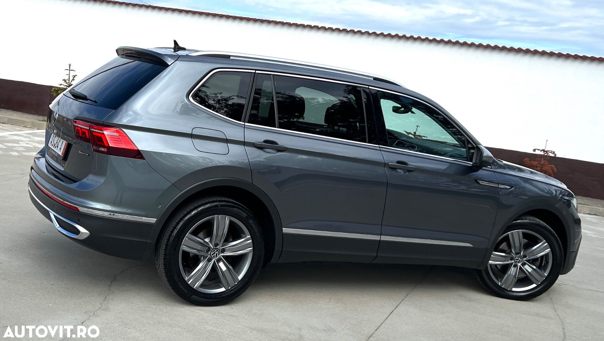 Volkswagen Tiguan Allspace 2.0 TDI SCR 4Motion DSG Elegance - 4