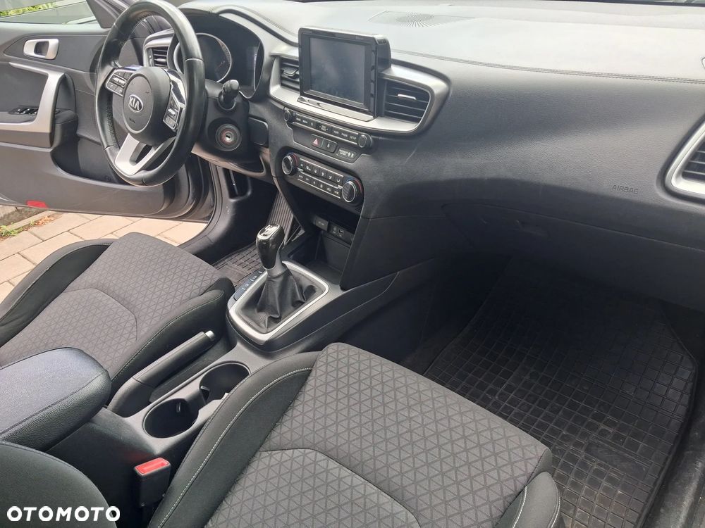 Kia Ceed 1.6 CRDi SCR L Business Line - 6