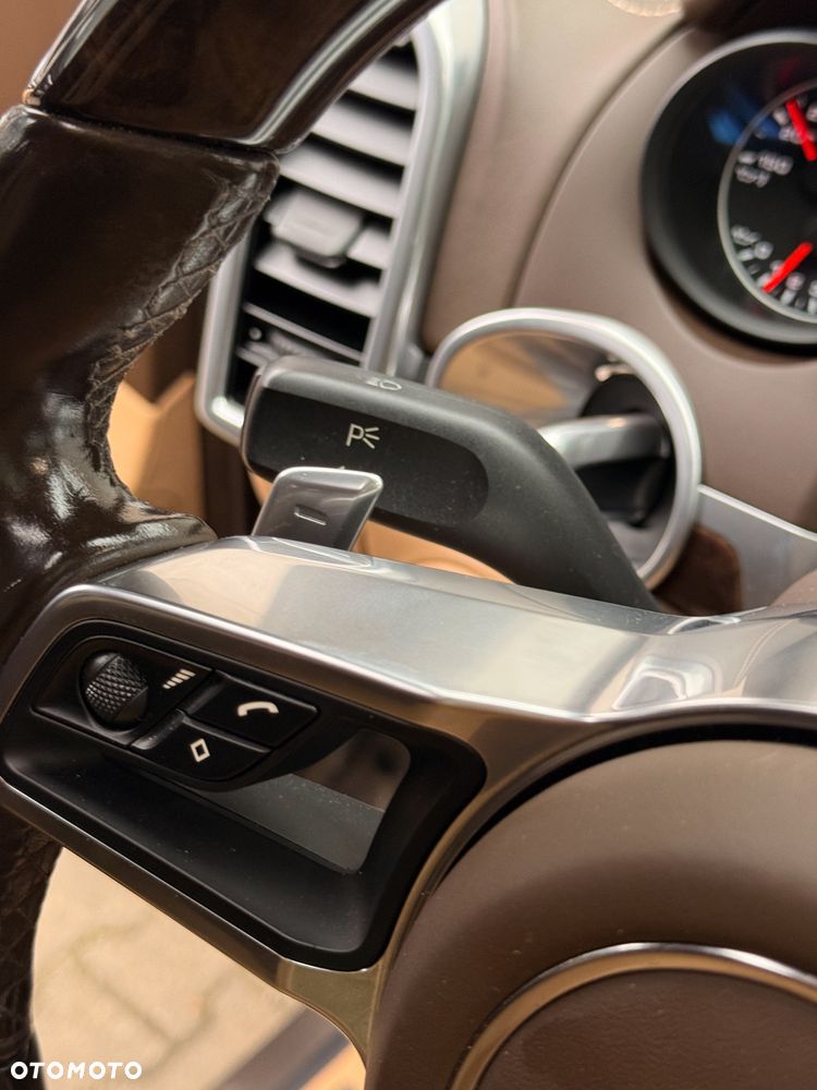 Porsche Cayenne GTS Tiptronic S - 24