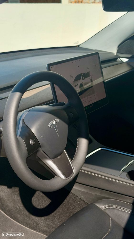 Tesla Model Y Performance Dual Motor AWD - 4