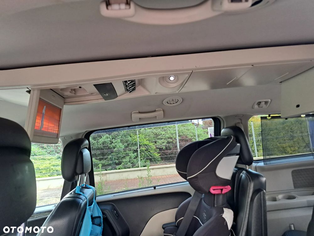 Chrysler Town & Country 3.6 Touring - 26