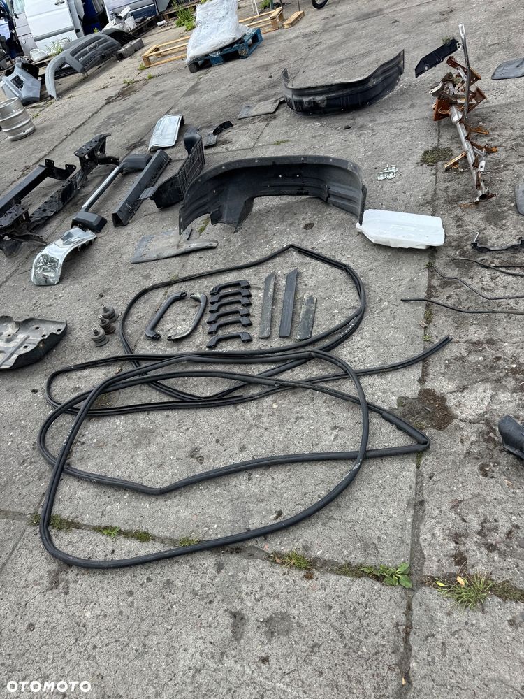 Toyota hilux 8 wszystkie części  wąż węże klimy przód przednie wzmocnienie środek plastiki - 13