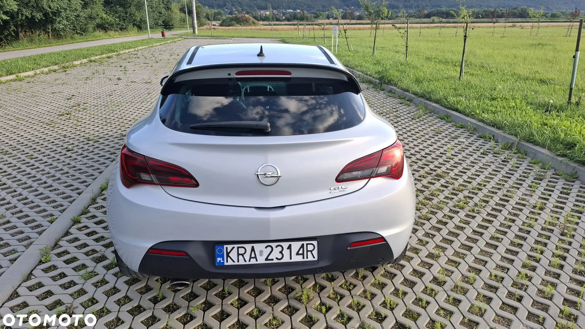 Opel Astra IV GTC 1.4 T Sport S&S - 7