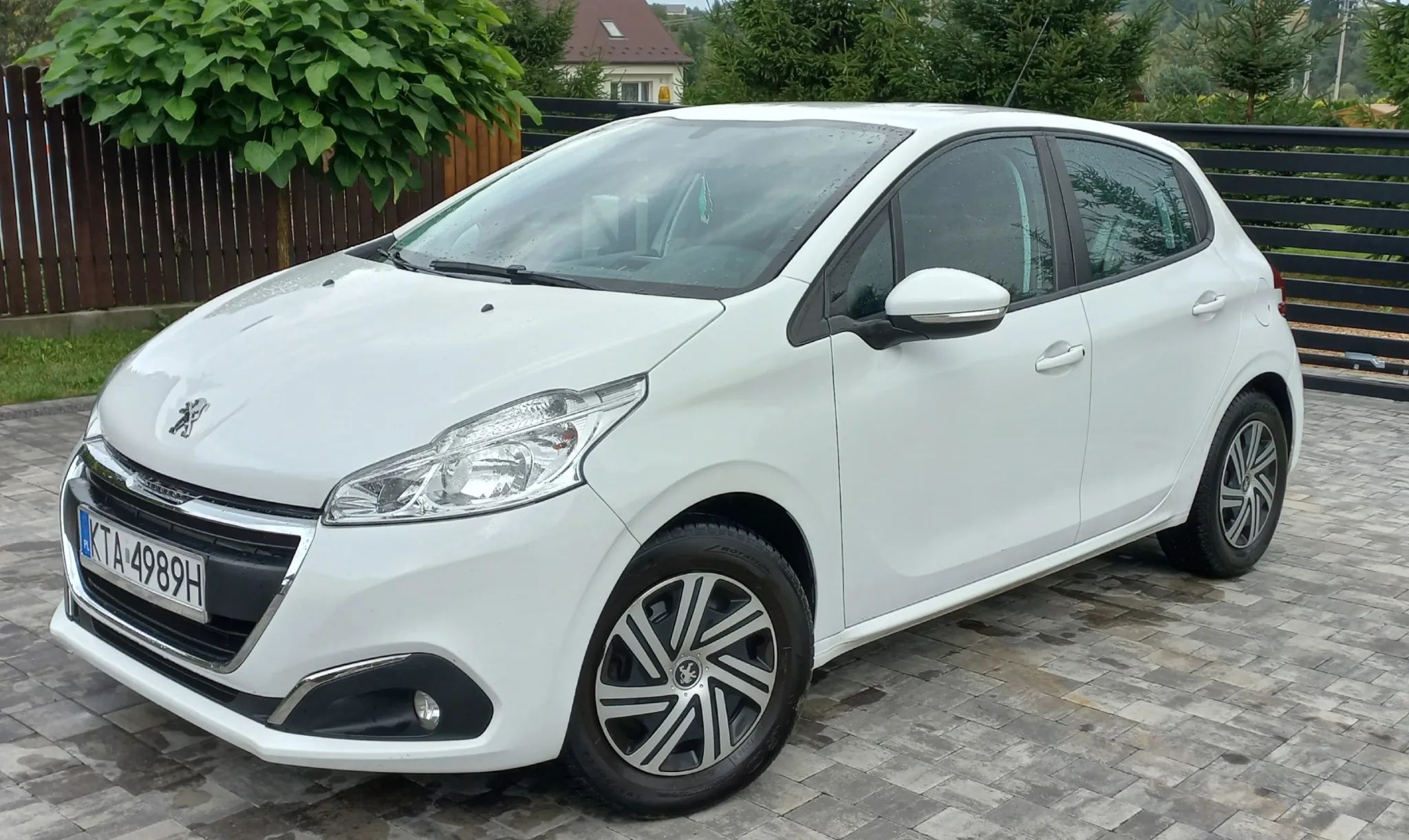 Peugeot 208 1.6 BlueHDi Active - 1