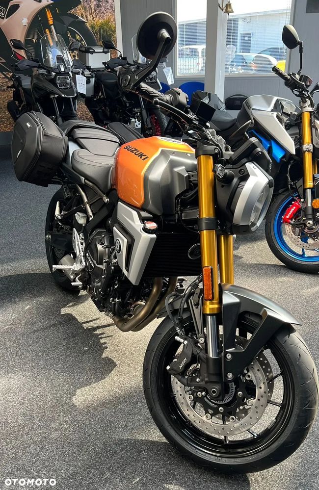 Suzuki T - 13